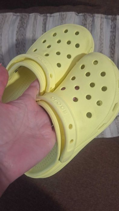 Дітячі крокси лімонні Crocs