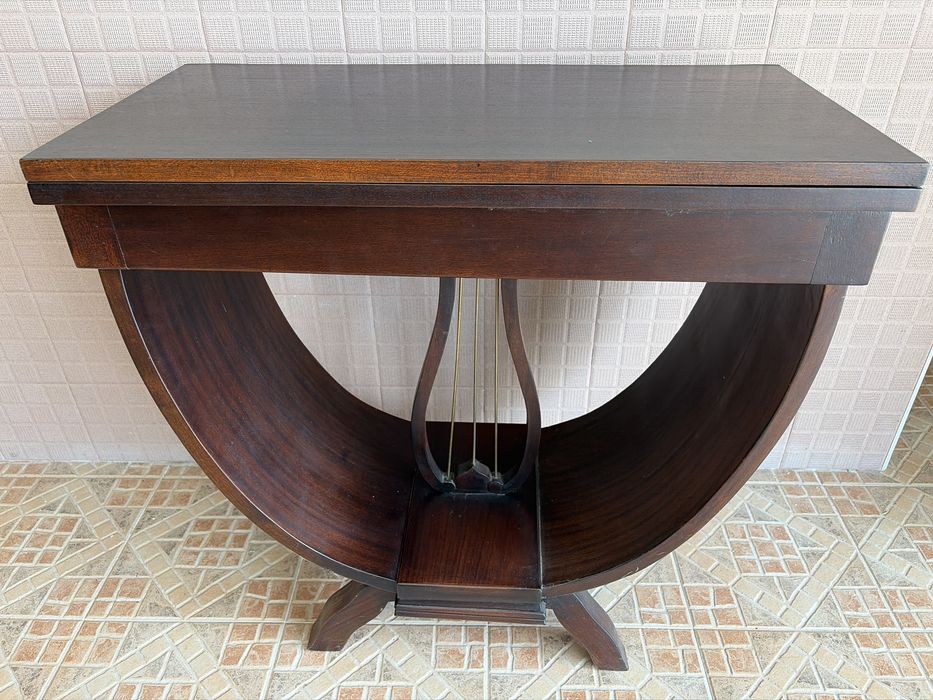 Mesa de Jogo / Consola Antiga em Madeira com Pé em Lira (Estilo Art Déco)