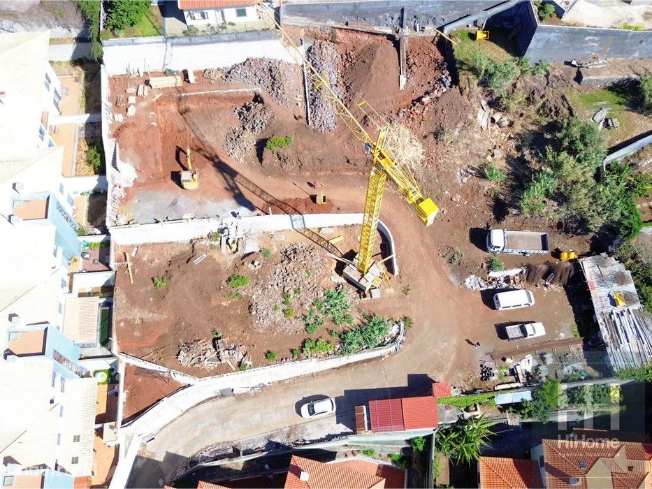Moradia Geminada T3 em construção na Abegoaria - Caniço