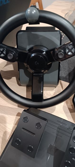 Sprzedam kierownicę Logitech do Farming