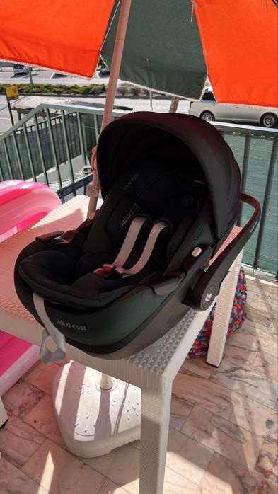 cadeira auto Maxi Cosi para criança como novo