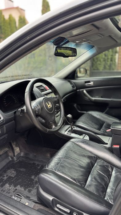 Honda Accord 7 автомат газ/бензин