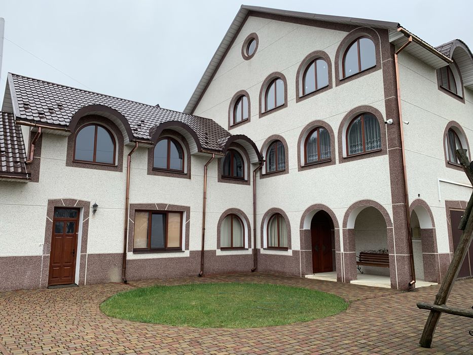 Продається будинок з неймовірним краєвидом, з комерцією,можливий обмін