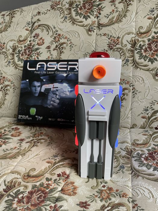 Pistolet Laser X wraz z wieżą Tower