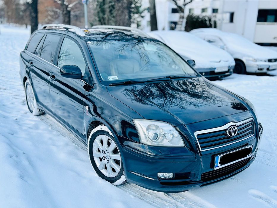 Toyota Avensis Toyota Avensis z 2006, niski przebieg, wyposażenie premium.