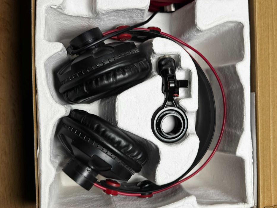 Focusrite Scarlett 2i2 Studio 2Gen - SPRZEDAM!!!