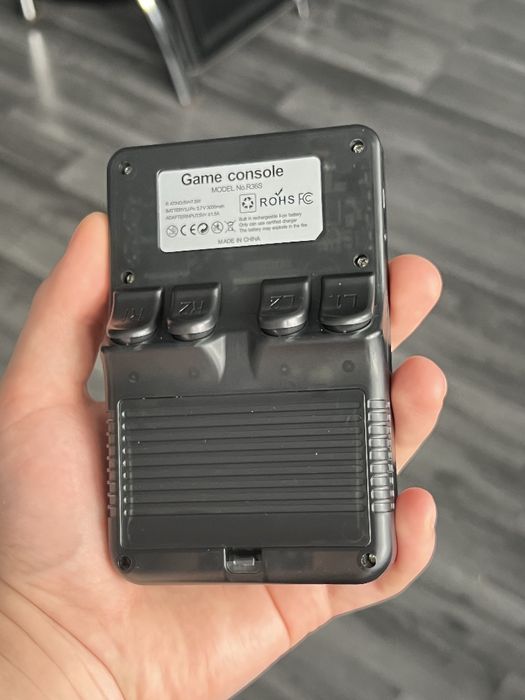 Konsola R36S – Powrót do gier z dzieciństwa!