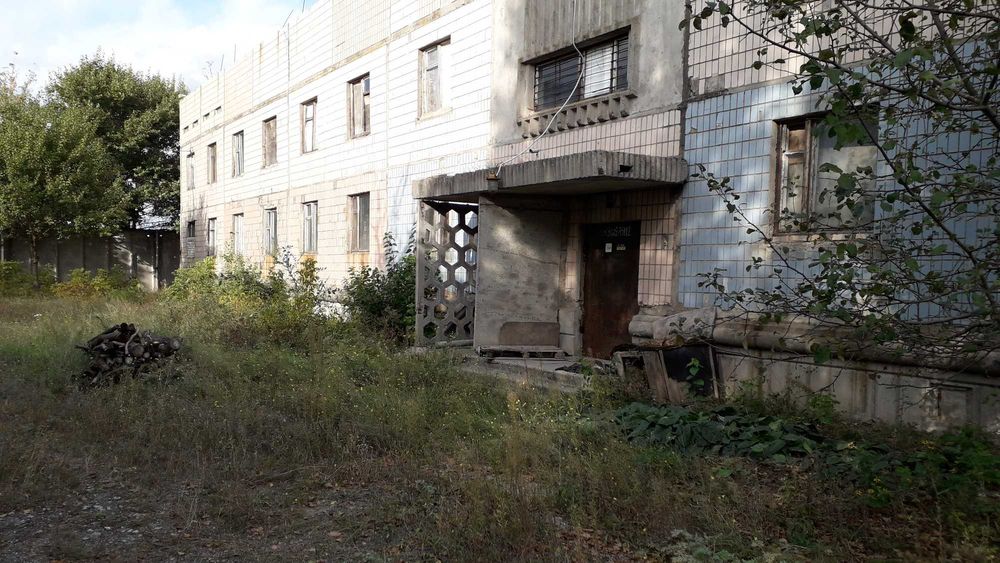здам в оренду будівлю з підвалом