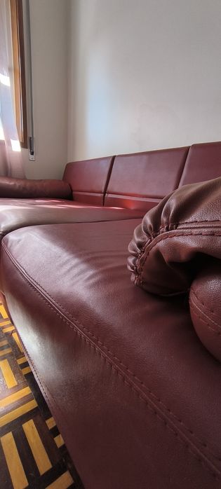 Sofá 3 lugares em pele