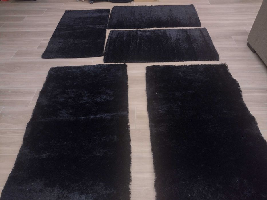 Conjunto de tapetes de pêlo preto