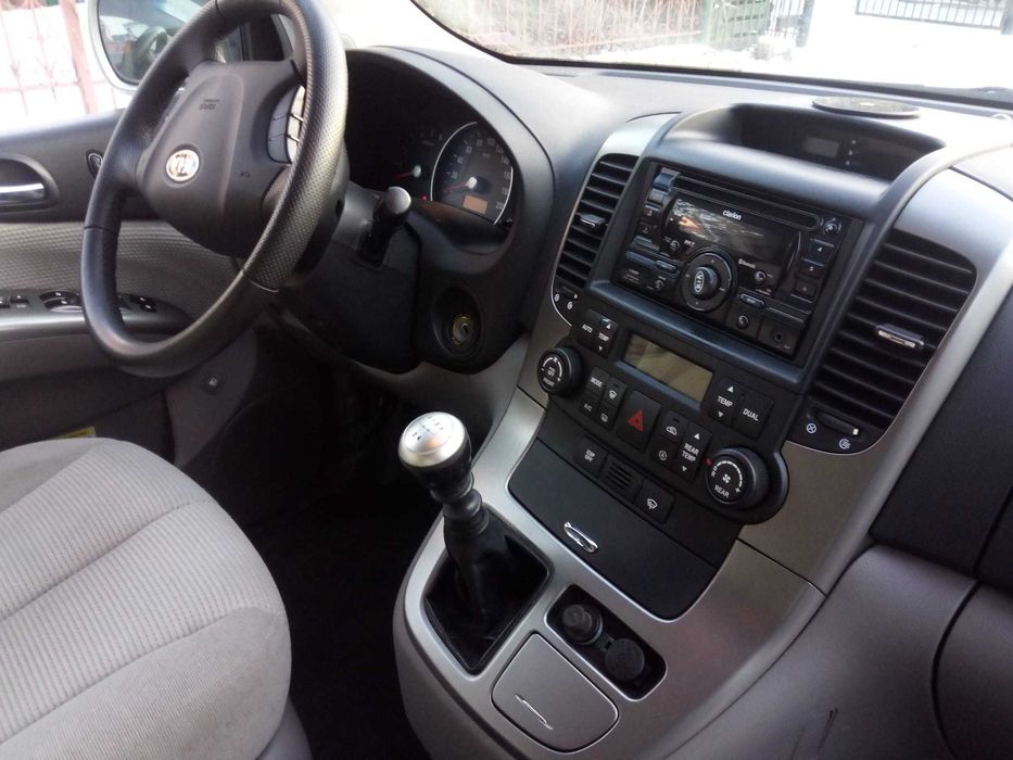 Kia Carnival 2010r.
