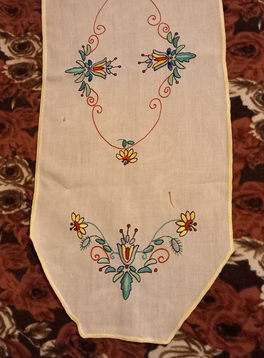 Bieżnik haftowany