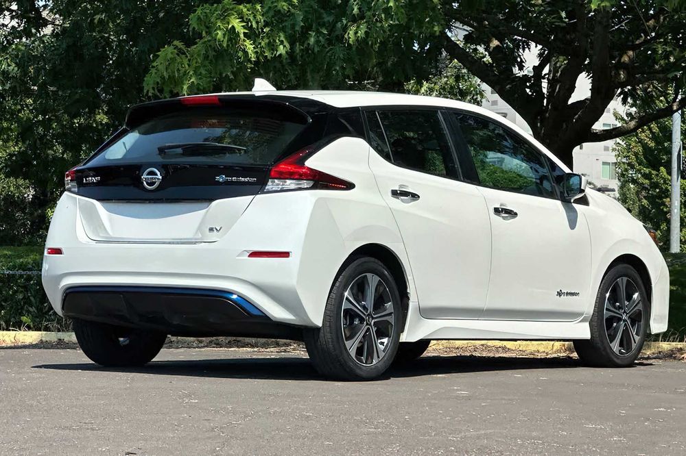 Nissan LEAF SL 2019 зі США, від $7 797 — доставка й розмитнення під ключ