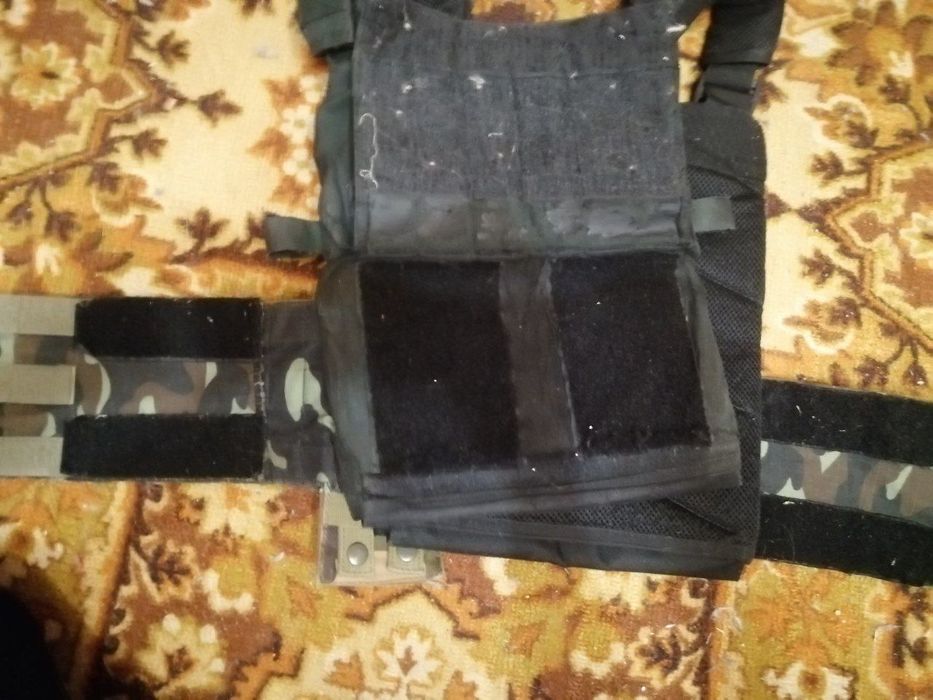 Черная плитоноска