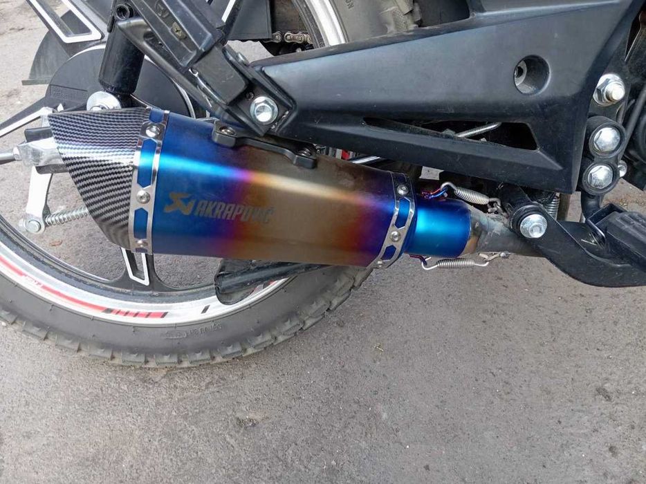 Акрапович Прямоточний вихлоп Прямоток вихлопна труба на мопед мотоцикл