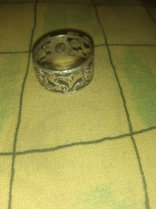 Grawerowana stara obraczka