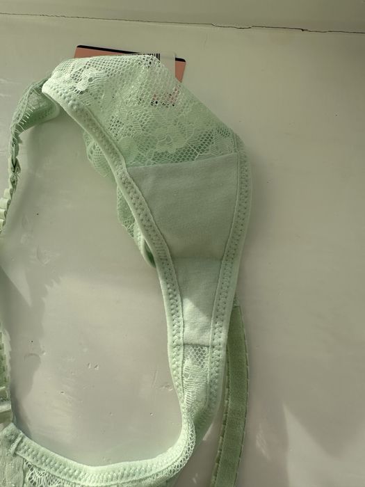 Продам нові мереживні трусики стрінги с-м з біркою