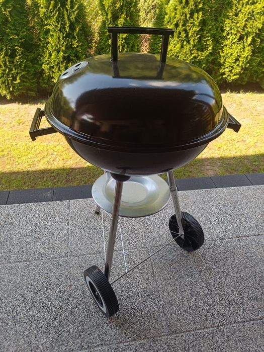 Grill ogrodowy węglowy