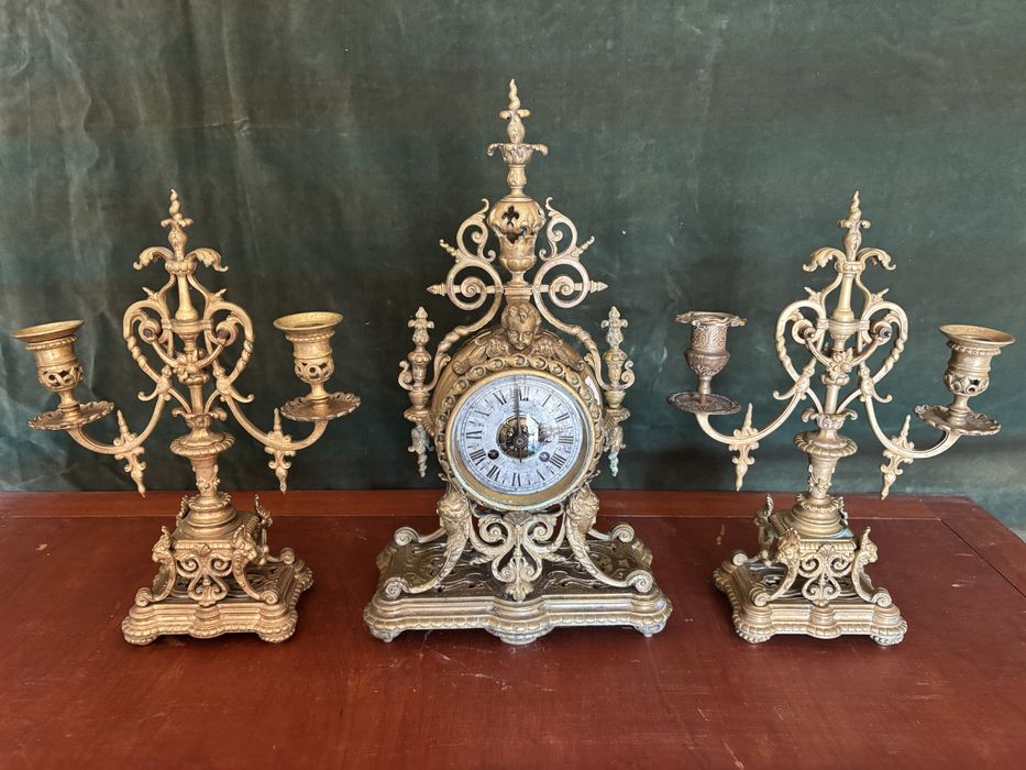 Guarnição de Relógio e Candelabros Vintage – Estilo Barroco / Luís XV