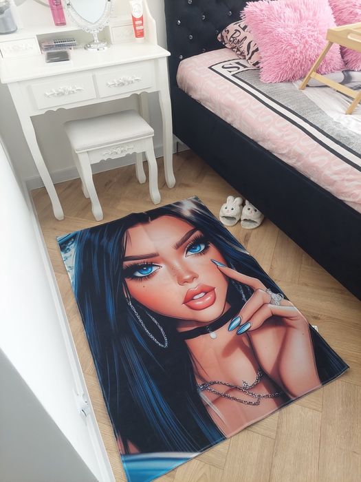 Dywan z lalką w stylu bratz
