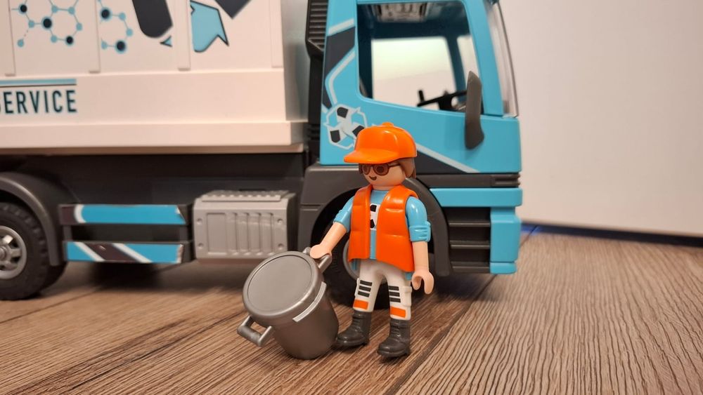 Playmobil Śmieciarka z sygnałem świetlnym