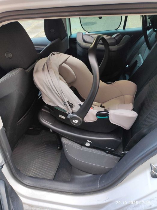 Fotelik samochodowy Joi i snug 2 z bazą advance