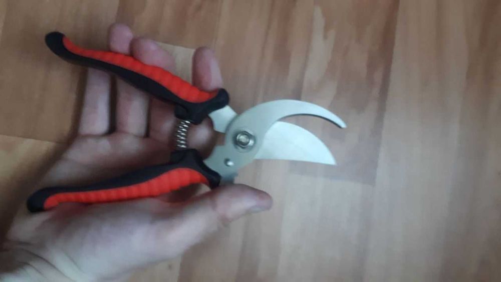 Секатор Садові ножиці