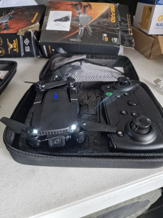 drone dobrável E88 Pro com câmara,