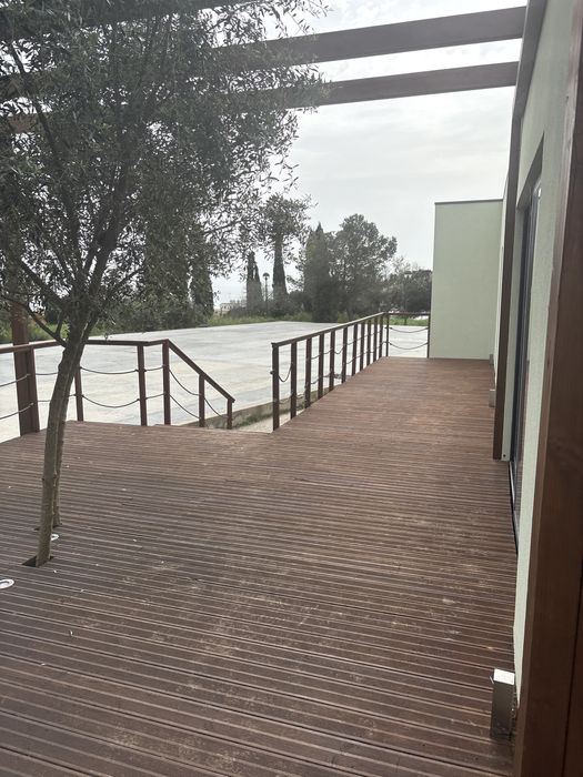 Restaurante com Esplanada em Algés