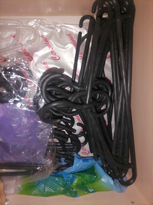 Вешачки, тремпеля для вещей.