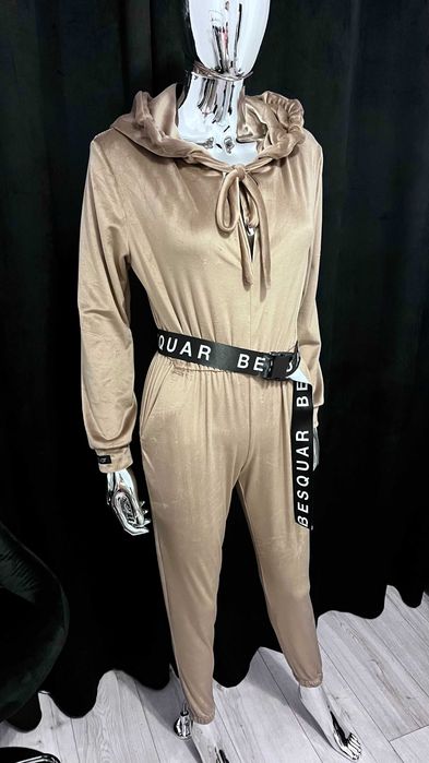 Kombinezon welurowy Besquar, dres z kapturem i paskiem :)