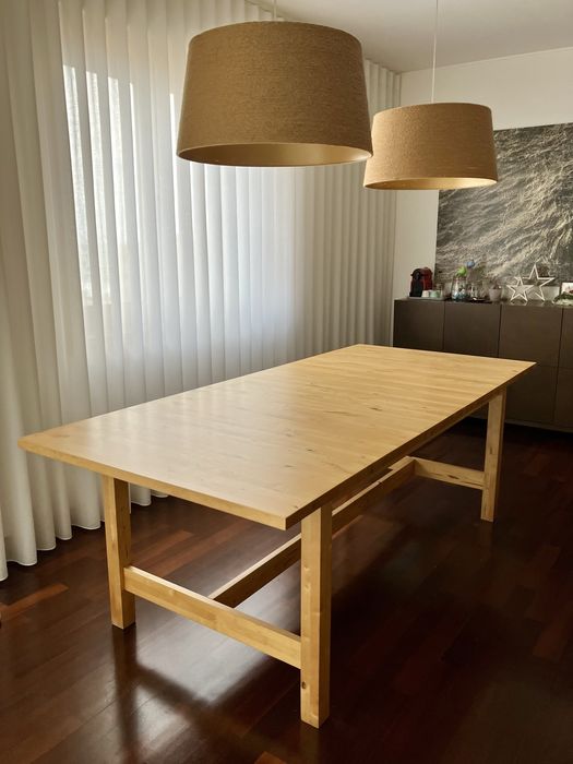 Mesa de jantar IKEA - 221.5x100x75cm (CxLxA)