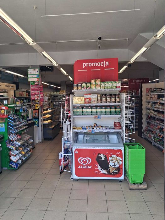 Wynajmę lokal 200m² na parterze