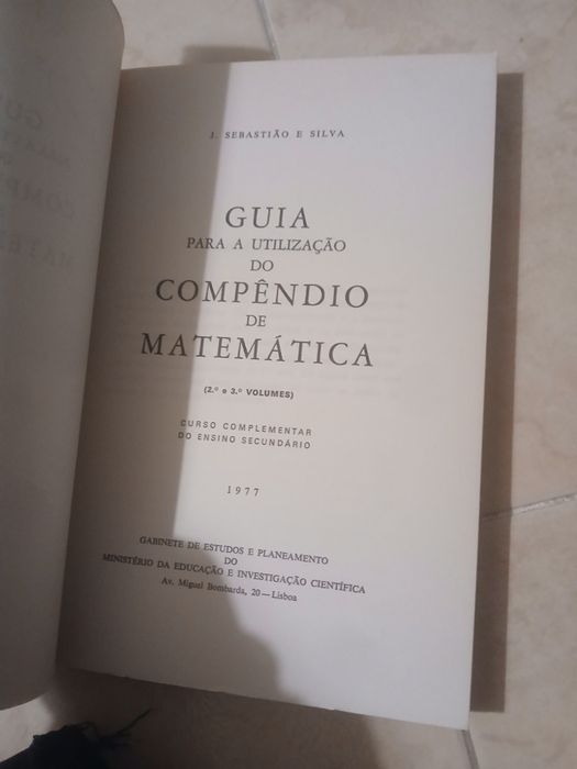 Guia para a utilização do compêndio de matemática, Sebastião e Silva