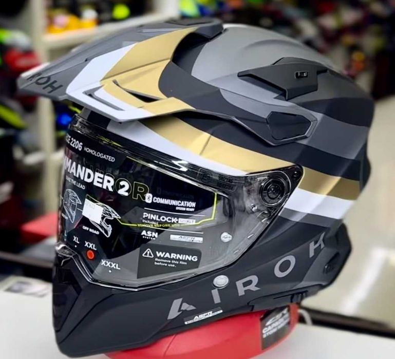 Capacete NOVO Airoh Commander 2 Doom Gold (38% Desconto) Em XS e 3XL