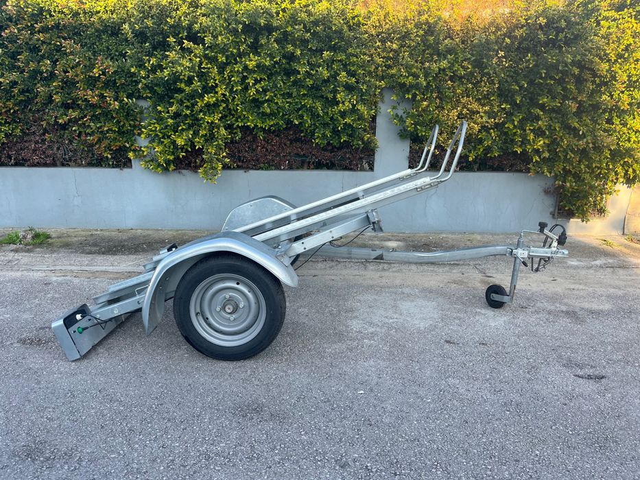 Atrelado trigano com matrícula própria