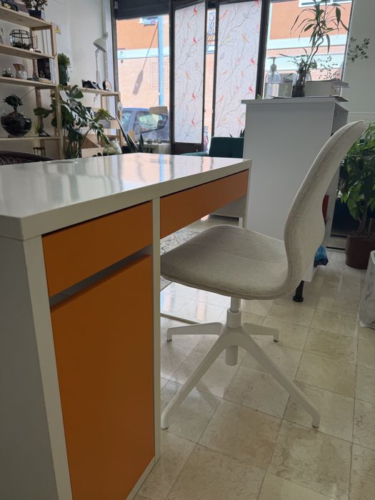 Espaço (mesa)  para manicure e pedicure