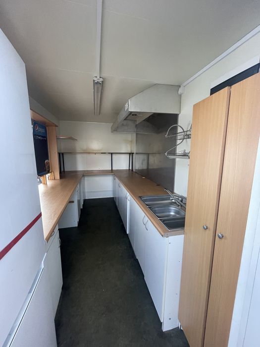 Przyczepa gastronomiczna 4x2 Foodtruck