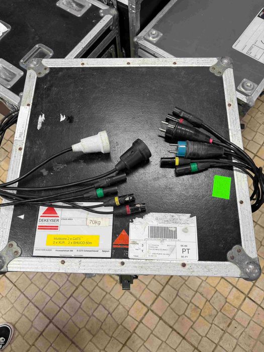 Malha Sinal + Corrente com Flight Case 60cm x 60cm x 90cm