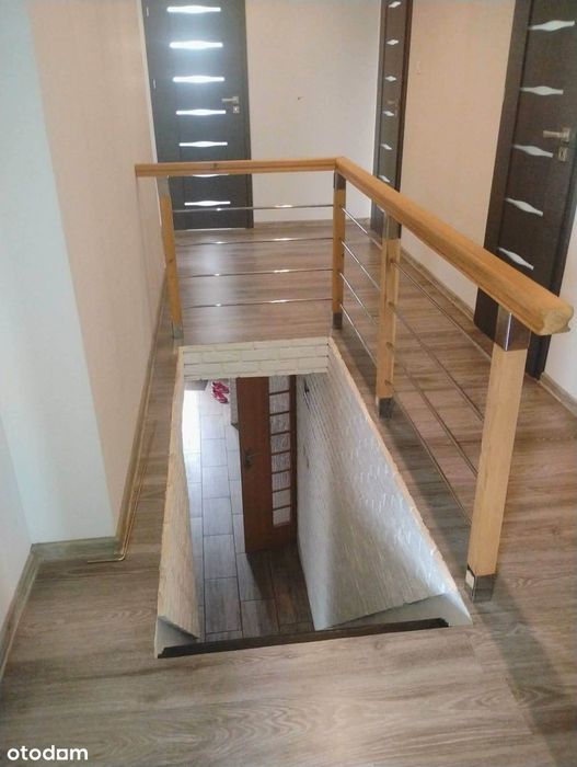 Dom wolnostojący na wsi z garażem i piwnicą