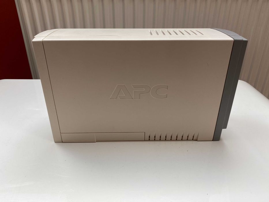 UPS zasilacz awaryjny APC Back-UPS CS 500 BK500EI BDB. stan + przewody