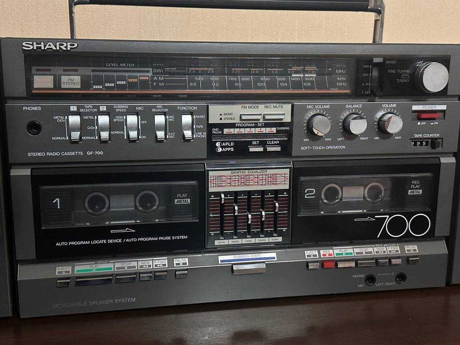 Магнитолы Sharp GF-700, Sharp QT-77