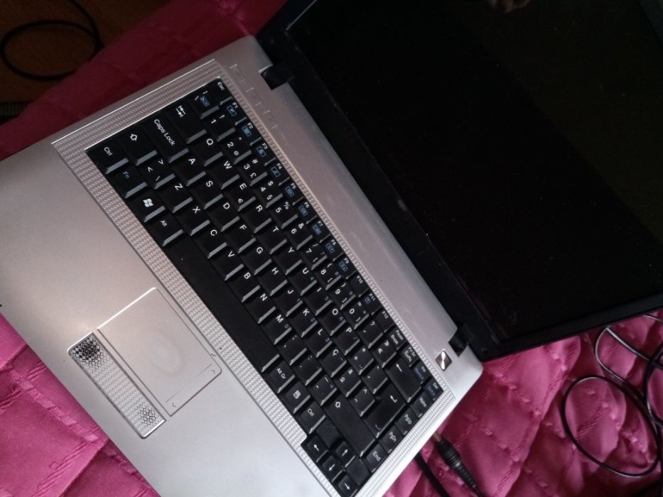 Vende por 80€ os 3 portáteis