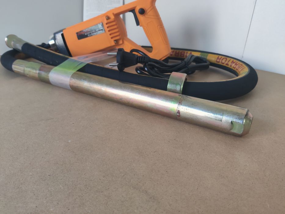 Vibrador 1300W + mangueira 2 metros. Novo/Garantia  ( Monofásico ).