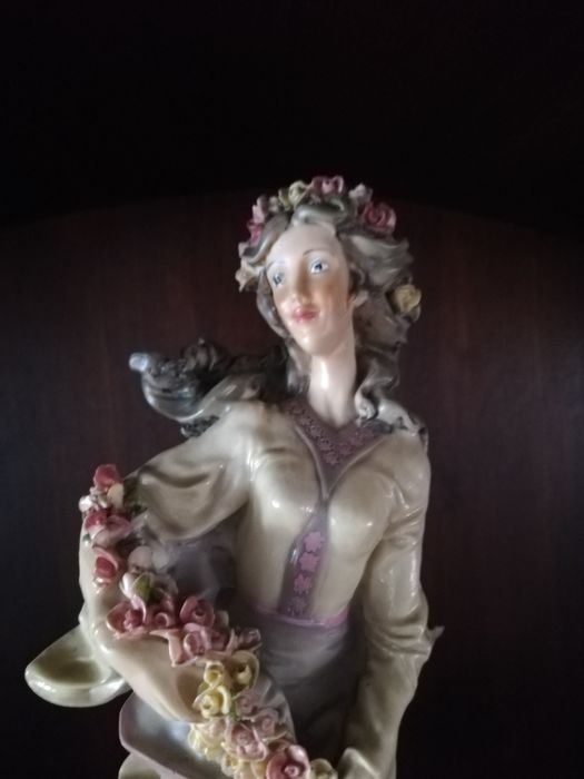 Escultura Feminina