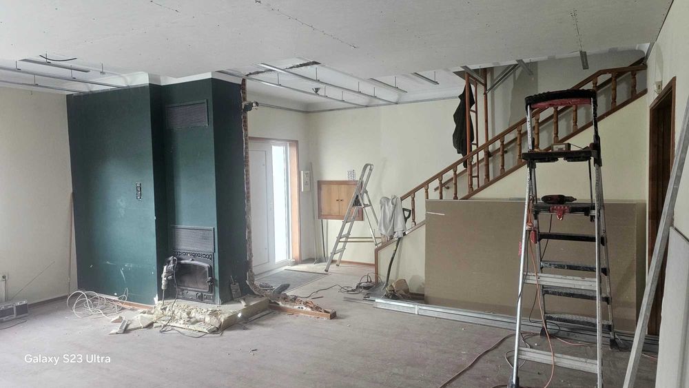 Executo serviços de trolha, pintura, capoto, obras afins