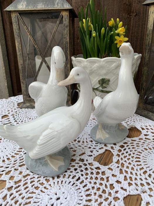 Фарфоровая статуэтка NAO by Lladro