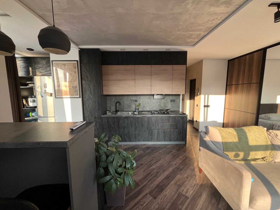 Продаж 1-кімнатної квартири з дизайнерським ремонтом у ЖК Grand Village