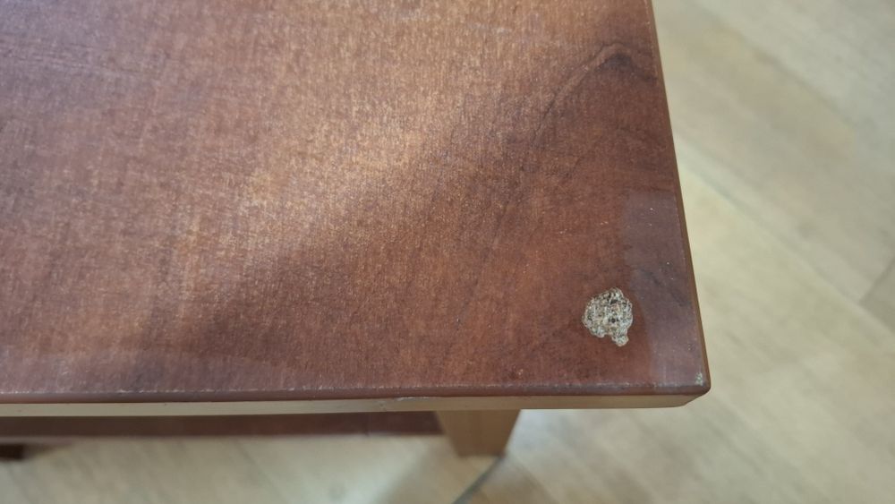 Журнальний столик