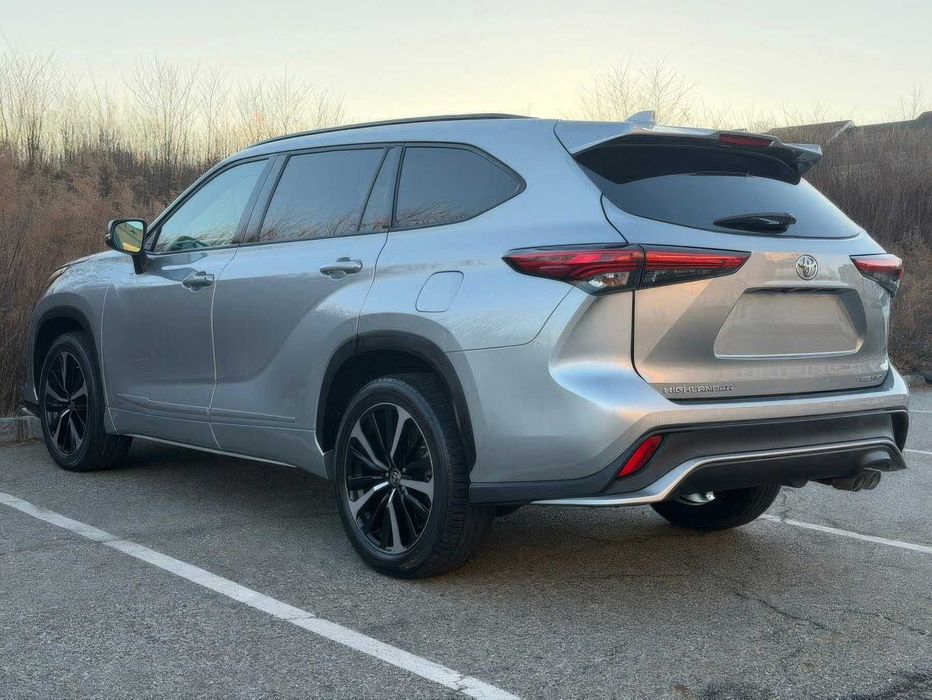 Toyota Highlander XSE      2021
